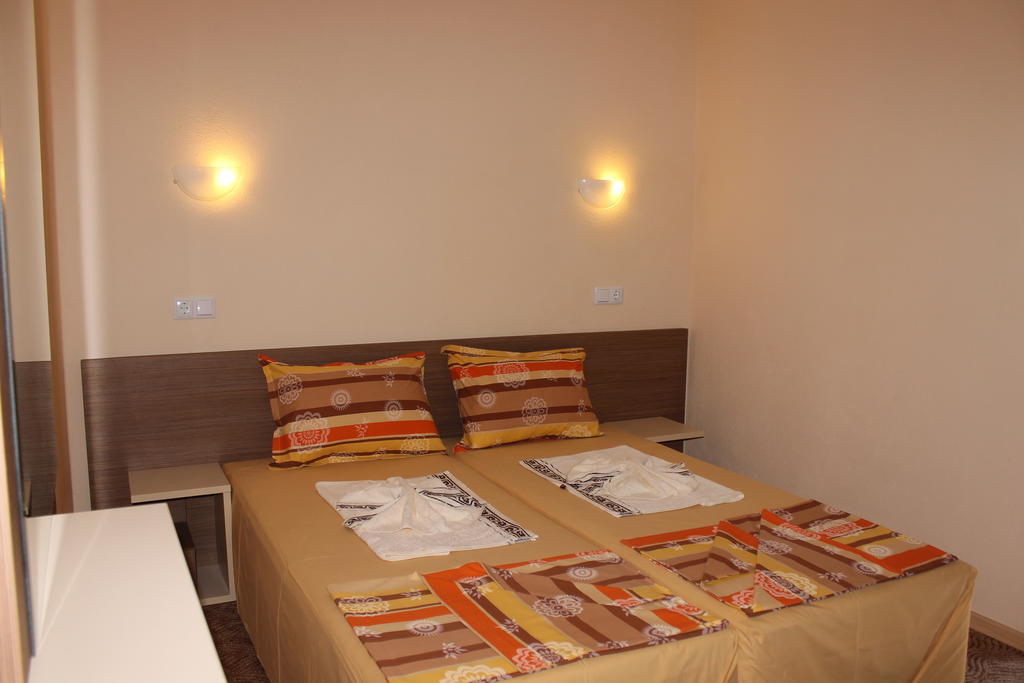 Fits Guest House Приморско Номер фото